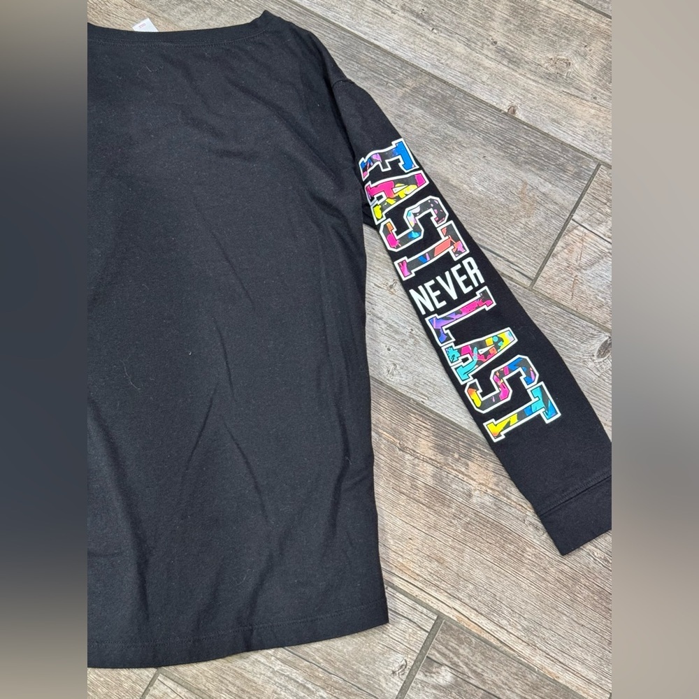 Shirt​ - Picture 9 of 9